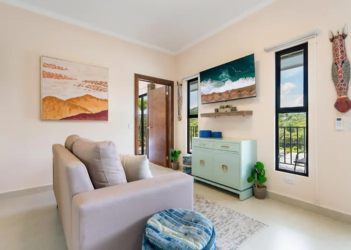 Сasa de vacaciones Modern With Lush Mountain Views And Spectacular Shaded Terrace In Private Gated Community *